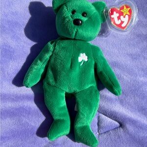 TY Beanie Baby Erin Bear PVC Pellets Red Star – Excellent Condition